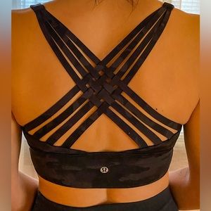 Lululemon Free to be Moved Bra, Black Camo, Size 8